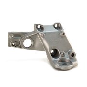 КРОНШТЕЙН ОПОРЫ АКПП ПРАВЫЙ AUDI A4 [B5] (94-00), A6 [C5] (97-04), VW PASSAT [B5] (96-05)